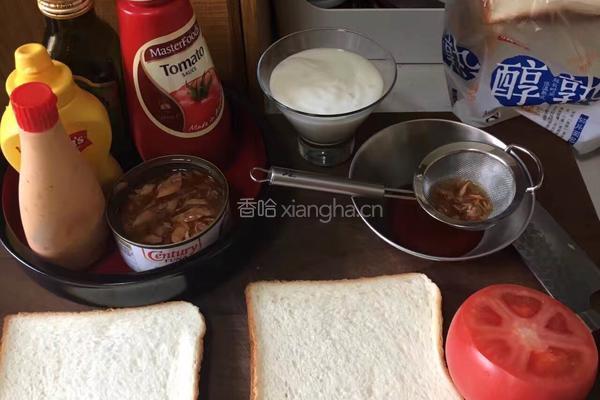 金枪鱼三文治的做法图解1