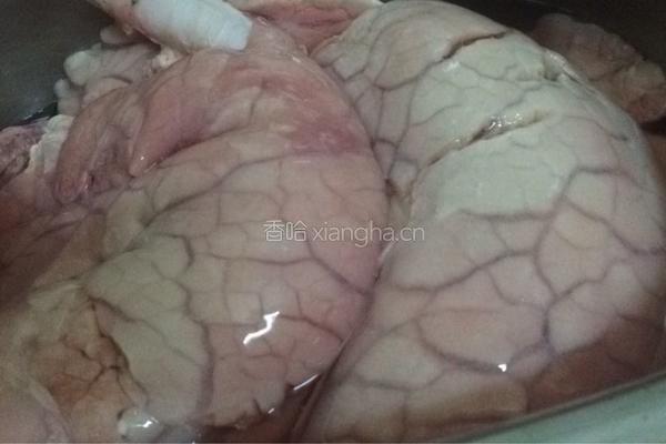 猪肺西洋菜汤的做法图解1