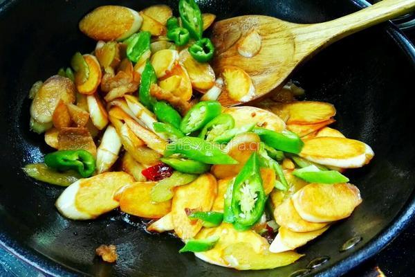 茭白炒肉的做法图解7