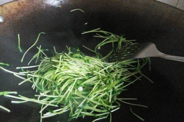 清炒豆苗的做法图解3