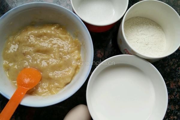 香蕉松饼的做法图解2