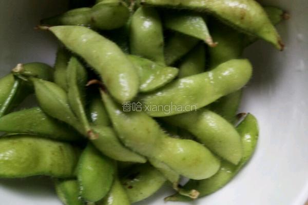 卤料碰毛豆的做法图解3