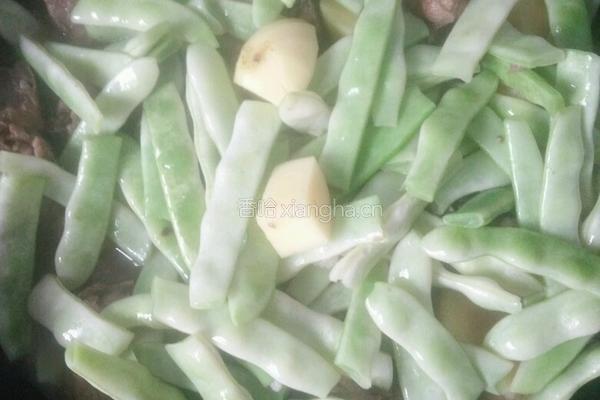 排骨炖豆角土豆的做法图解7
