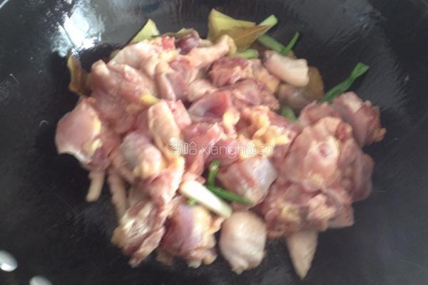 土豆粉皮焖鸡的做法图解5