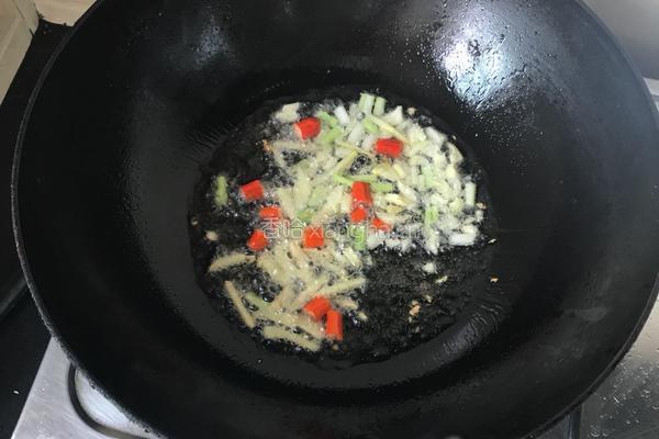 油爆虾的做法图解3