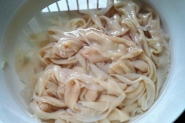 韭菜苔炒鸭肠的做法图解4