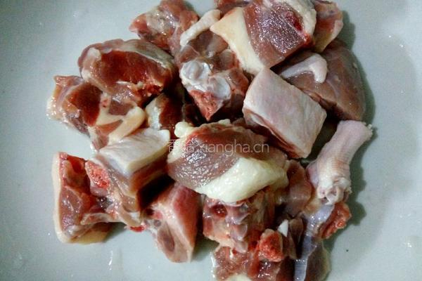紫苏冬瓜烧鸭肉的做法图解1
