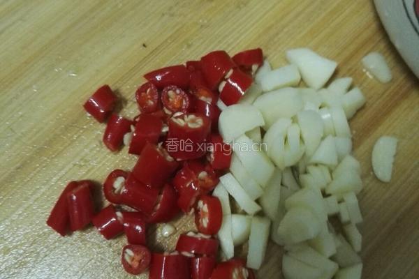 蒜炒荷兰豆的做法图解2