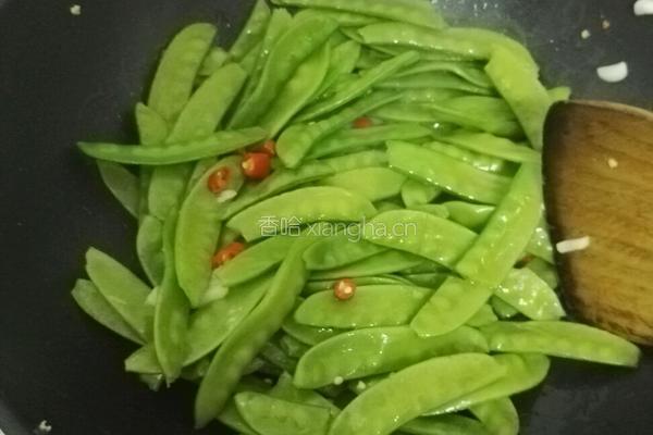 蒜炒荷兰豆的做法图解4