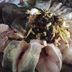 清蒸鲶鱼的做法[图]