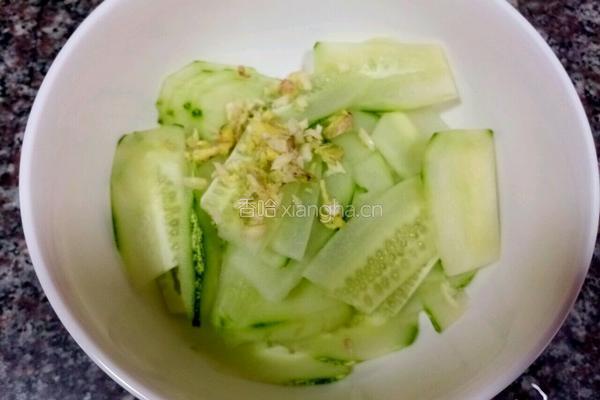 凉拌黄瓜的做法图解2