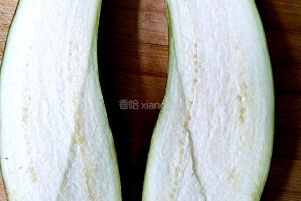 微波炉蒜香茄子的做法图解2