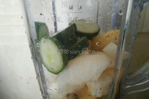 清新奇异果黄瓜汁的做法图解2