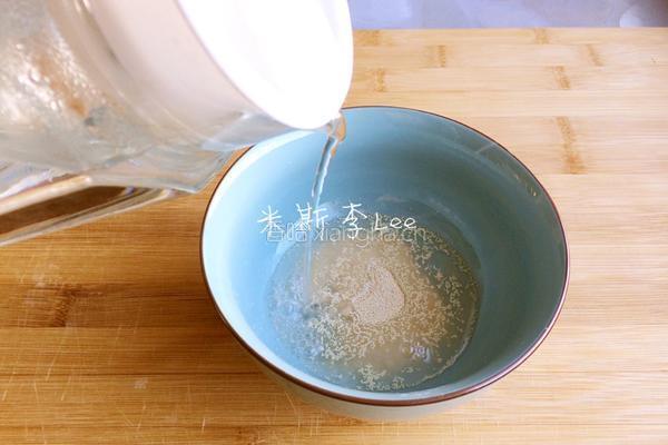 香豆面儿花卷的做法图解2