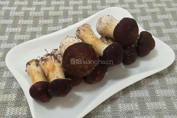 蒜蓉酱拌姬松茸的做法图解1