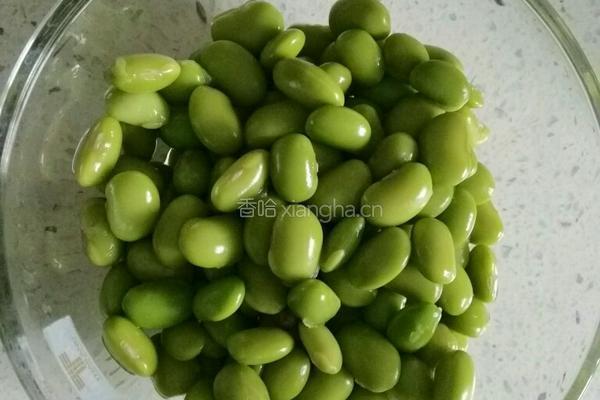 毛豆糟卤鸡丁的做法图解1