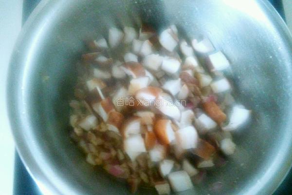 香菇肉炸酱面的做法图解7