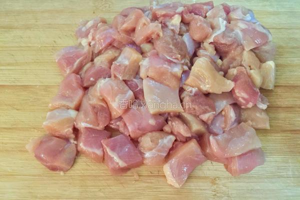 香烤彩椒鸡肉串的做法图解1