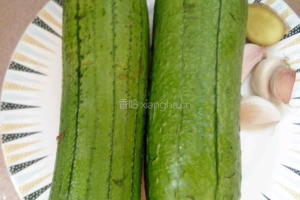 蒜蓉丝瓜的做法图解1