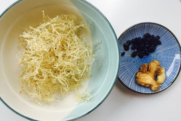 豆豉银鱼干的做法图解1