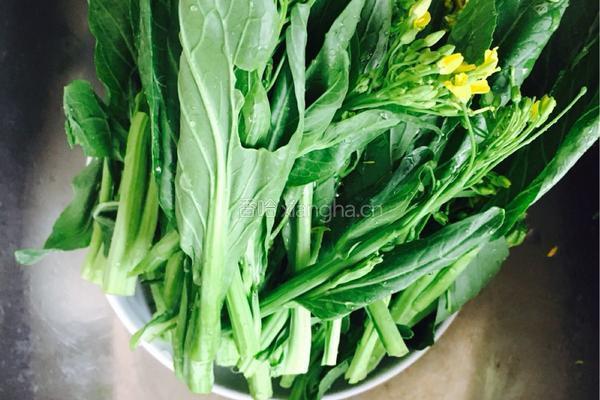 简易菜-瘦肉炒菜心的做法图解2