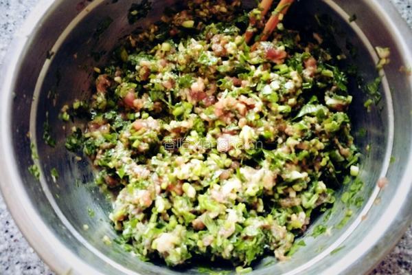 牛肉芹菜饺子的做法图解7