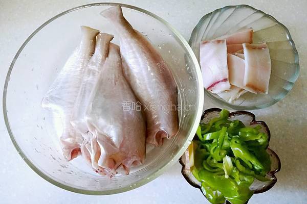 腊味扒皮鱼的做法图解1