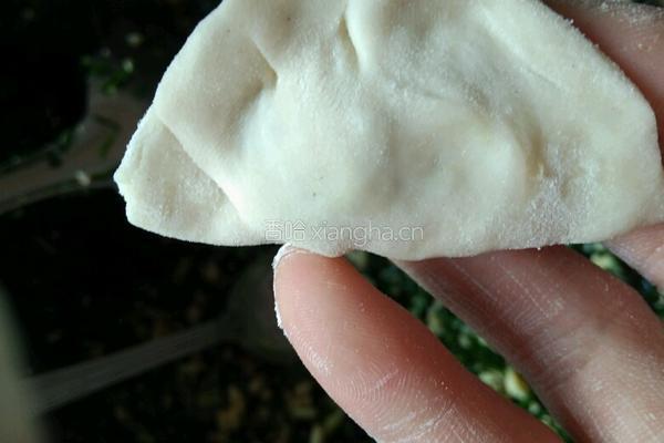 韭菜鸡蛋饺子的做法图解11