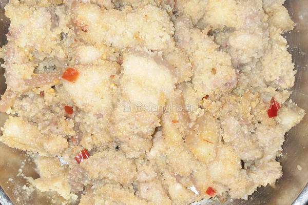麻辣粉蒸肉的做法图解3