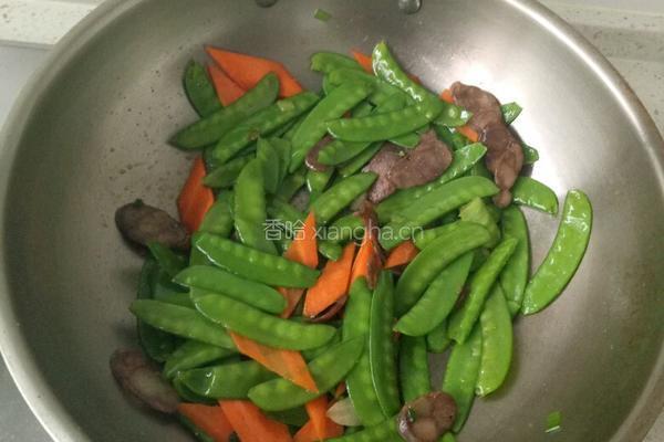 腊肠炒荷兰豆的做法图解7