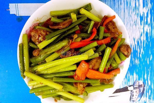 蒜苔炒腊肠的做法图解7