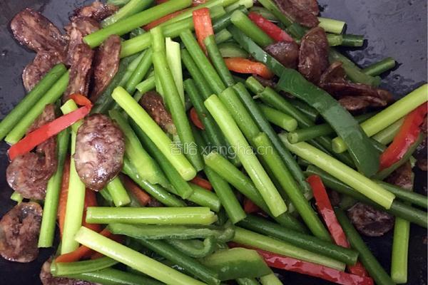 蒜苔炒腊肠的做法图解6