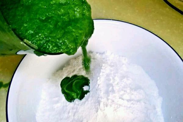 手擀菠菜面的做法图解2