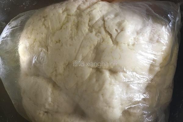 猪肉豇豆馅包子的做法图解1