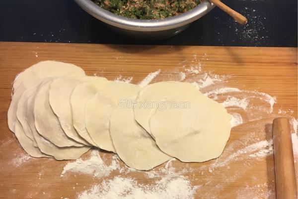 猪肉豇豆馅包子的做法图解5