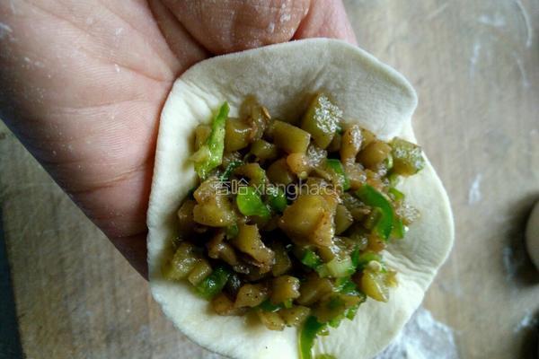 茄子青椒包子的做法图解10