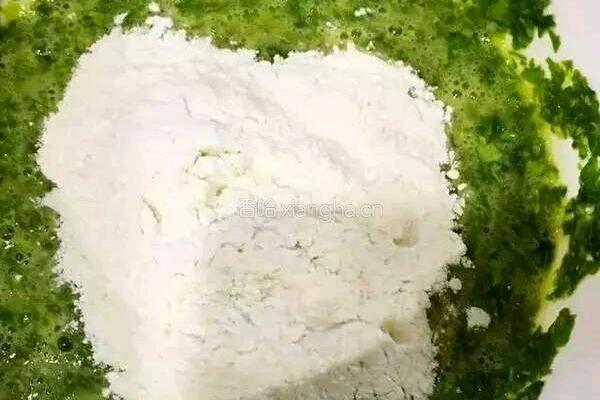 香煎芹菜饼的做法图解3