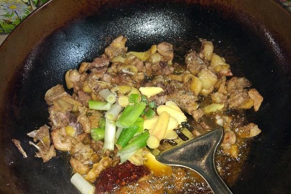 青椒煸鸡的做法图解6