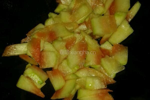 炒西瓜皮的做法图解5