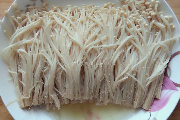 金针菇蒸红剁椒肉沫的做法图解5