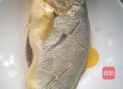 蒜香黄鱼的做法图解1