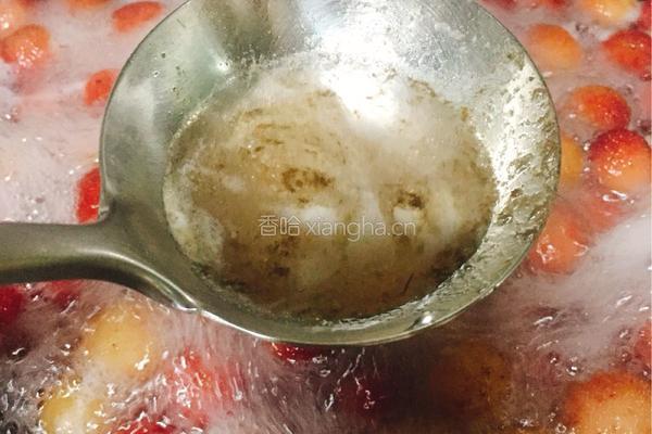 糖水白杨梅罐头的做法图解3