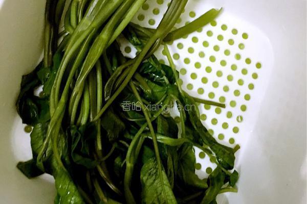 秋葵青菜鸡蛋面的做法图解2