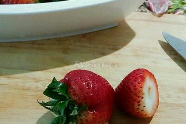 花朵水果冰雪碧特饮的做法图解5