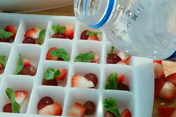 花朵水果冰雪碧特饮的做法图解8