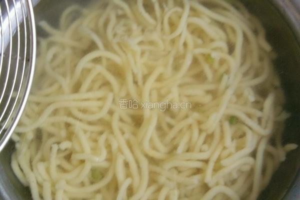 茼蒿肉末面的做法图解6