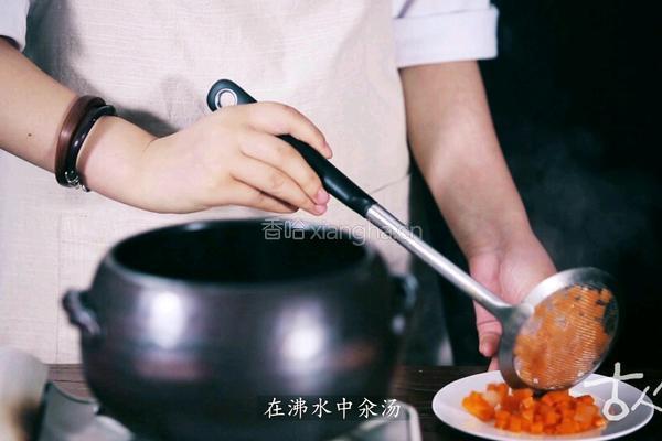 芦荟鸡丁的做法图解2