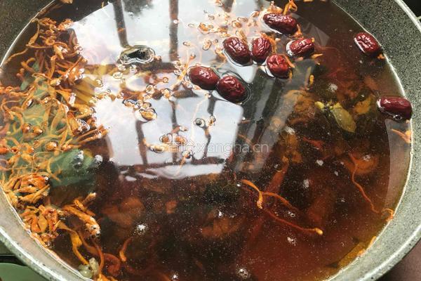 虫草花乌鸡汤的做法图解5