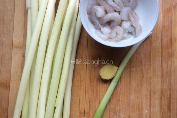 蒲菜炒虾仁的做法图解1