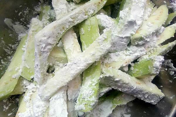 鱼香脆皮茄的做法图解4